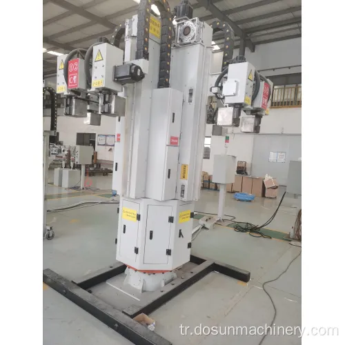 ISO9001 ile Dongsheng Döküm Metal Döküm Robotu